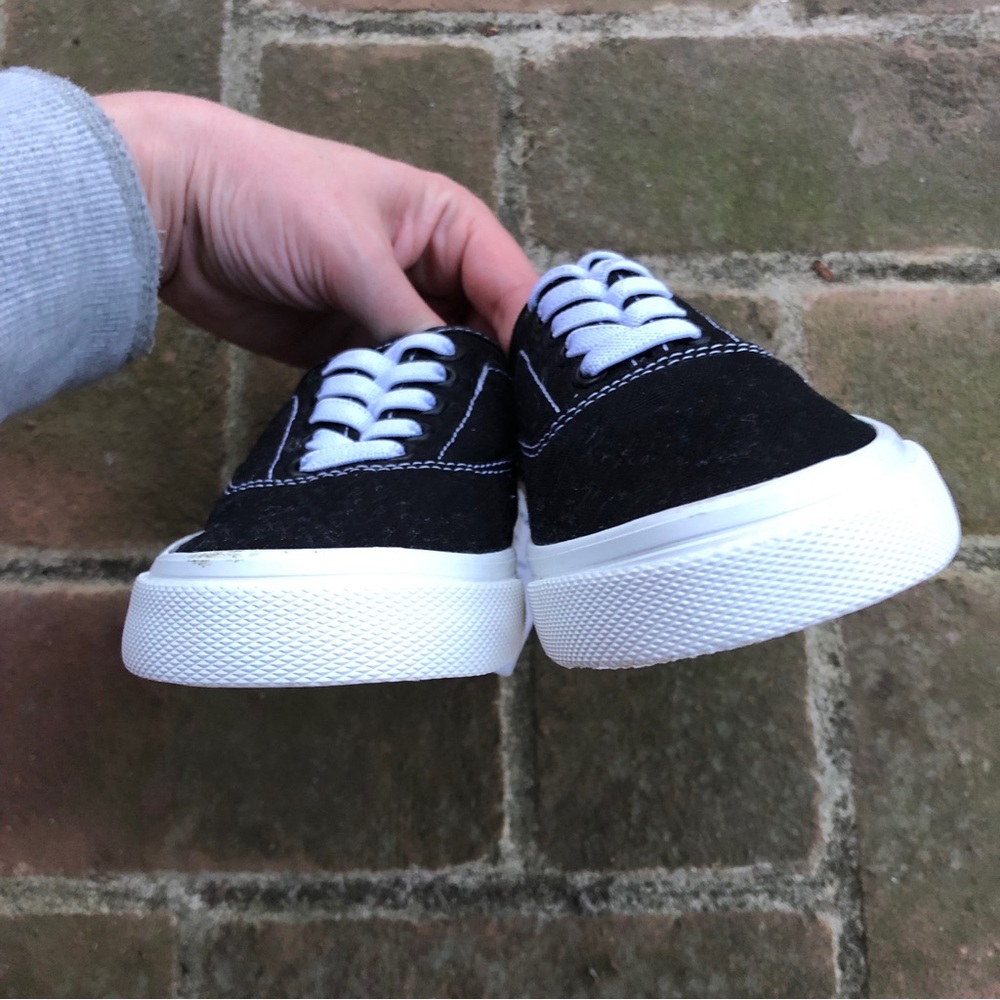 NWT Old Navy Black Canvas Slip-On Sneakers, Size Little Kid 12 - Picture 4 of 8